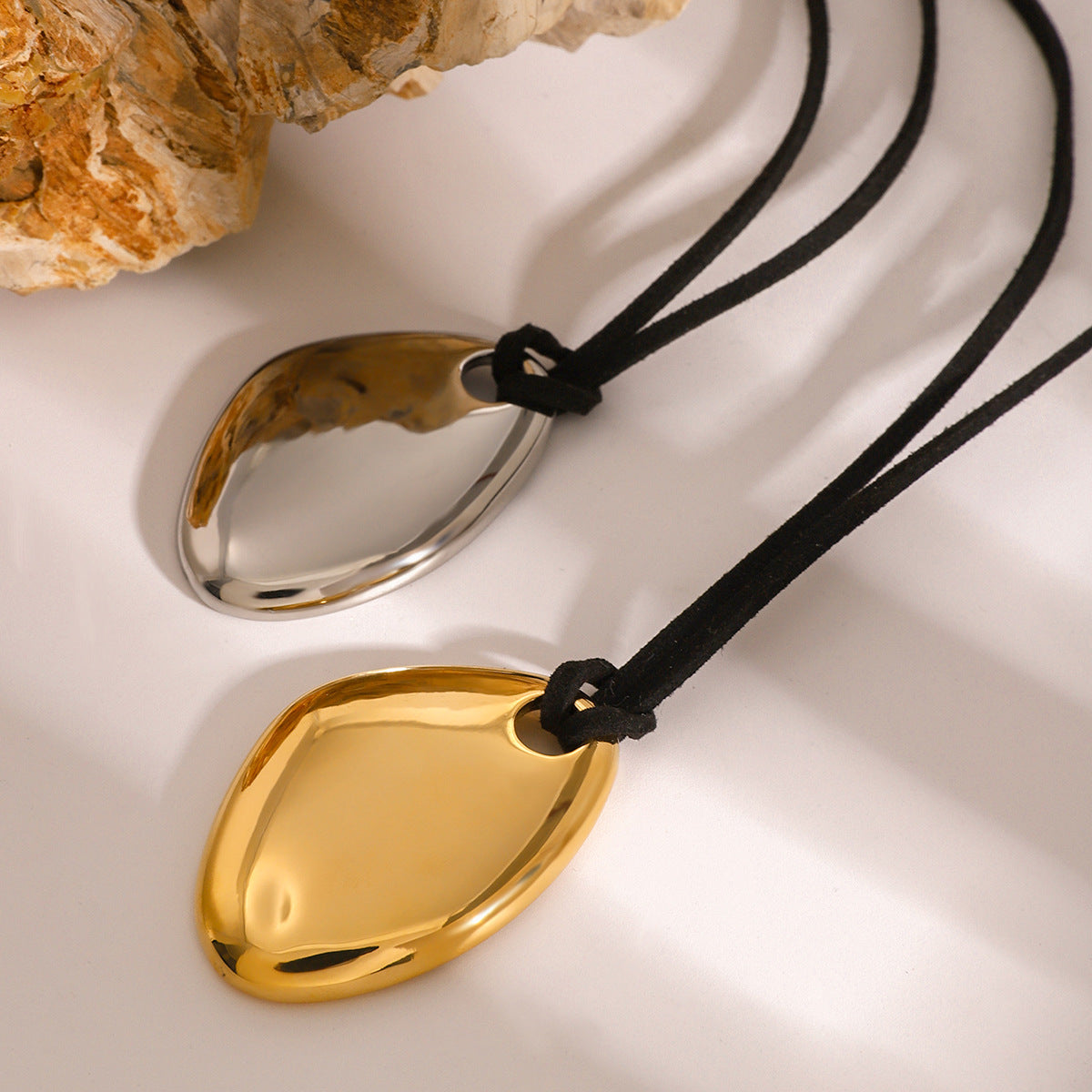 Geometric Irregular High-grade Clavicle Chain Titanium Necklaces