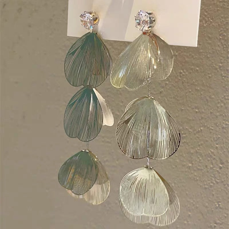 Women's Simple Beautiful Flowers For Design High-grade Gas Tassel Earrings
