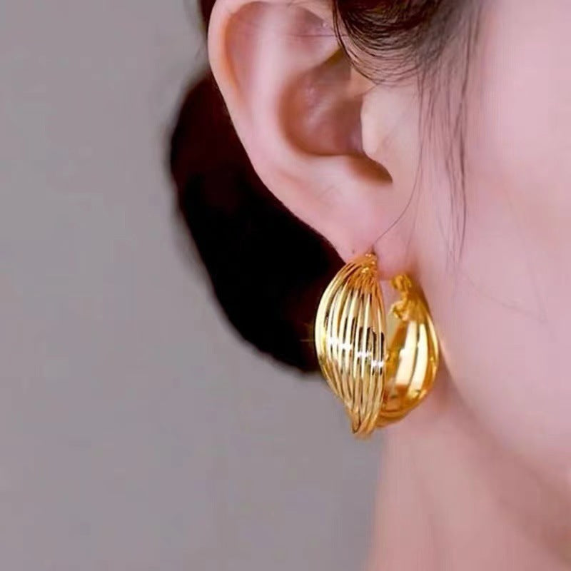 Light Luxury Metal Cold Style Round Simple Fashion Earrings