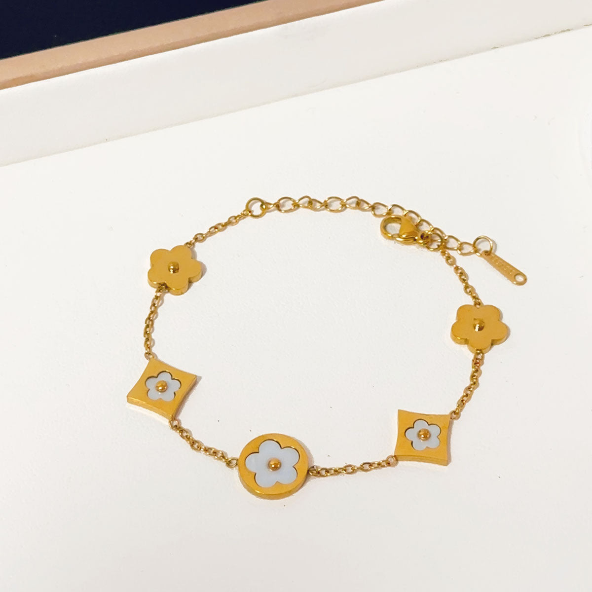 Women's Fashion Design Titanium Steel High-grade Gold Bracelets