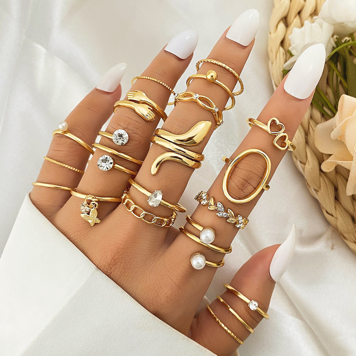 Women's Knuckle Suit Pieces Love Heart-shaped High-grade Niche Butterfly Rings