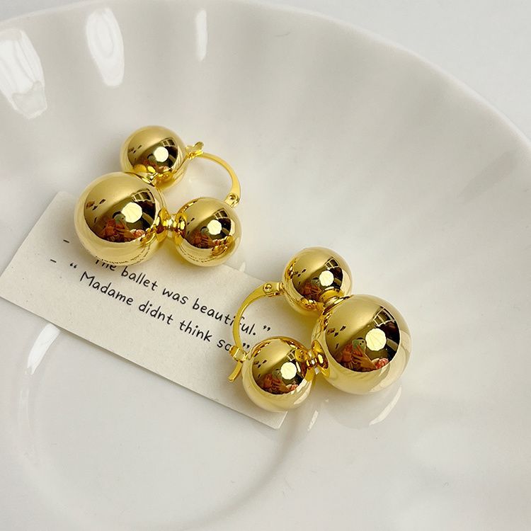 Women's Vintage Glossy Ball Ear Clip Niche Design Earrings