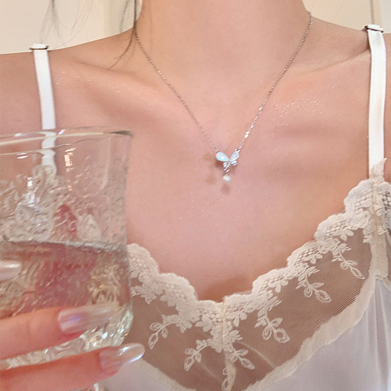 Women's Attractive Fashionable Pearl Clavicle Love Necklaces