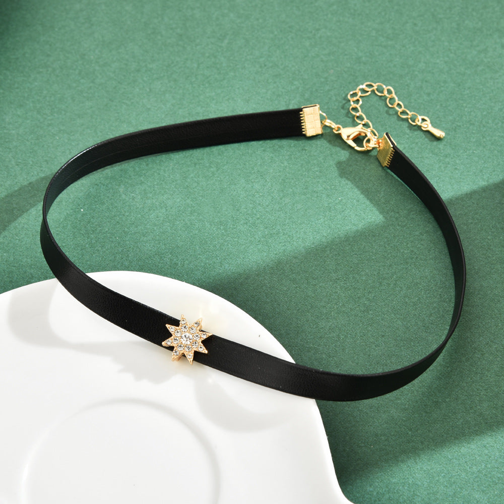 Moon Female Clavicle Chain Fashion Light Luxury Collar