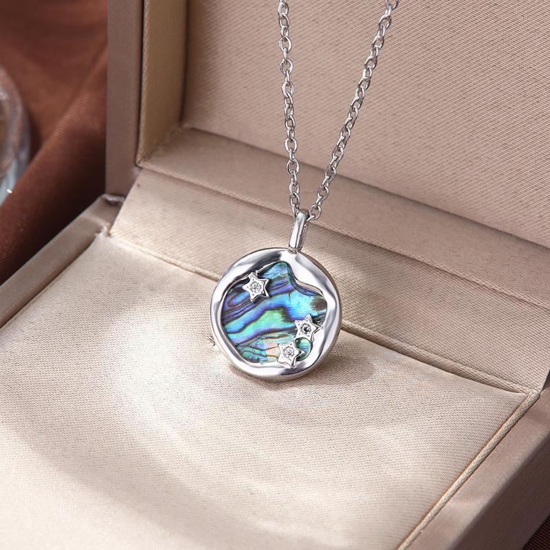 Women's Ornament High-grade Exquisite Affordable Luxury Fashion Necklaces