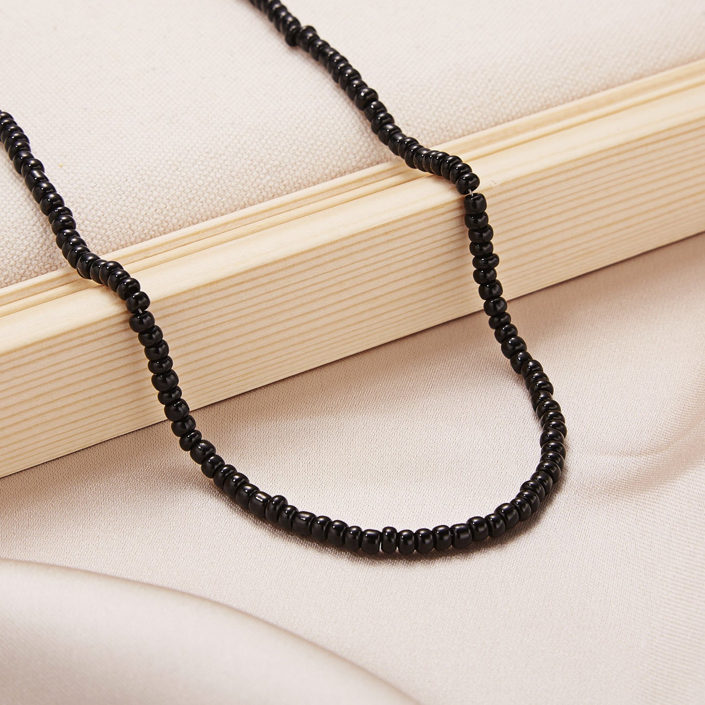 Women's High-grade Bohemian Style Beads Stringed Short Contrast Color Necklaces