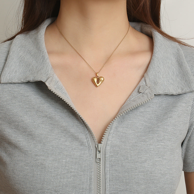 Women's Fashionable Stainless Steel Love High-grade Light Necklaces