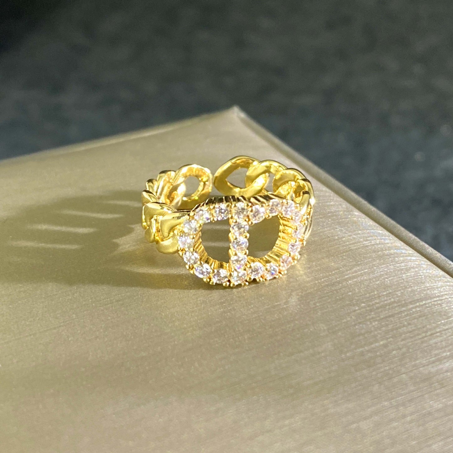 Hollow Zircon Roman Female Cold Style Couple Design Rings