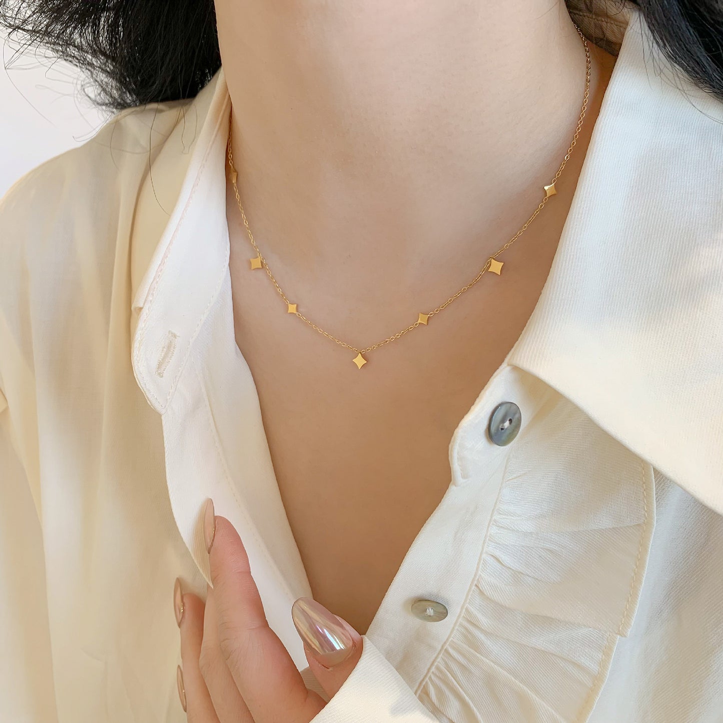 Women's Stars Light Luxury Flashing Sequins Lozenge Titanium Steel Necklaces