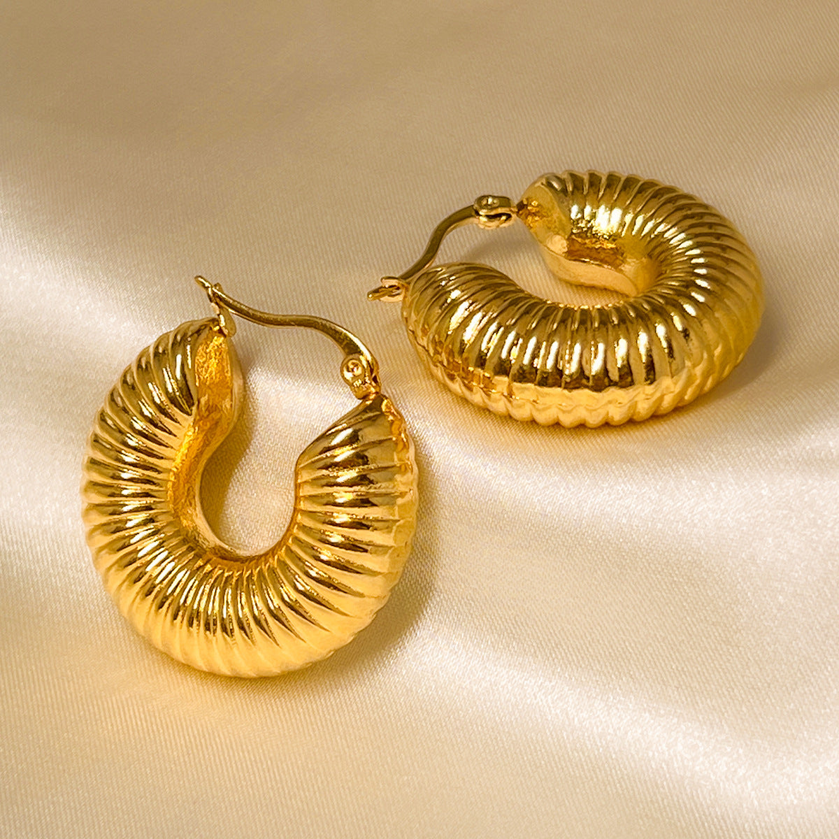 Summer High-grade Exaggerated Metallic Titanium Steel Gold-plated Earrings