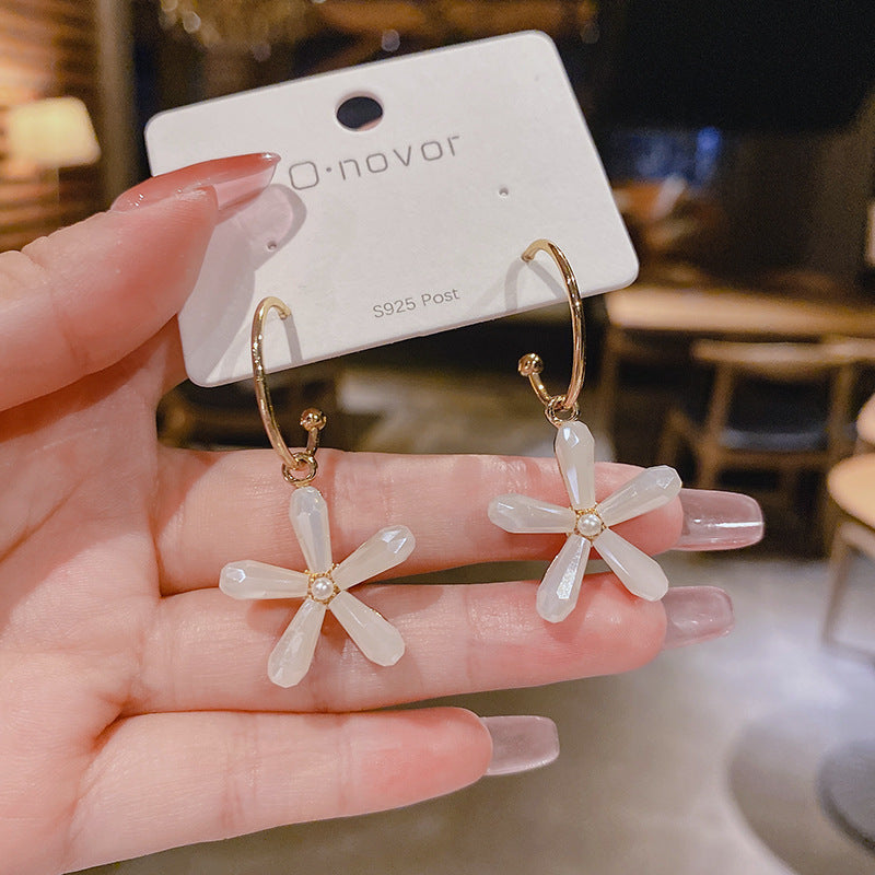 Simple Female Sier Light High-grade Small Ear Earrings