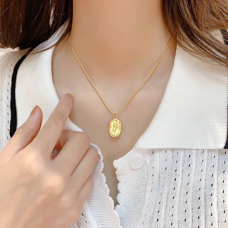 Women's Titanium Steel Gold-plated Retro Three-dimensional Tulip Necklace