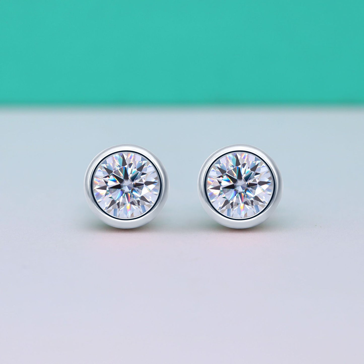 Women's Sier Moissanite Diamond Round Simple Elegant Earrings