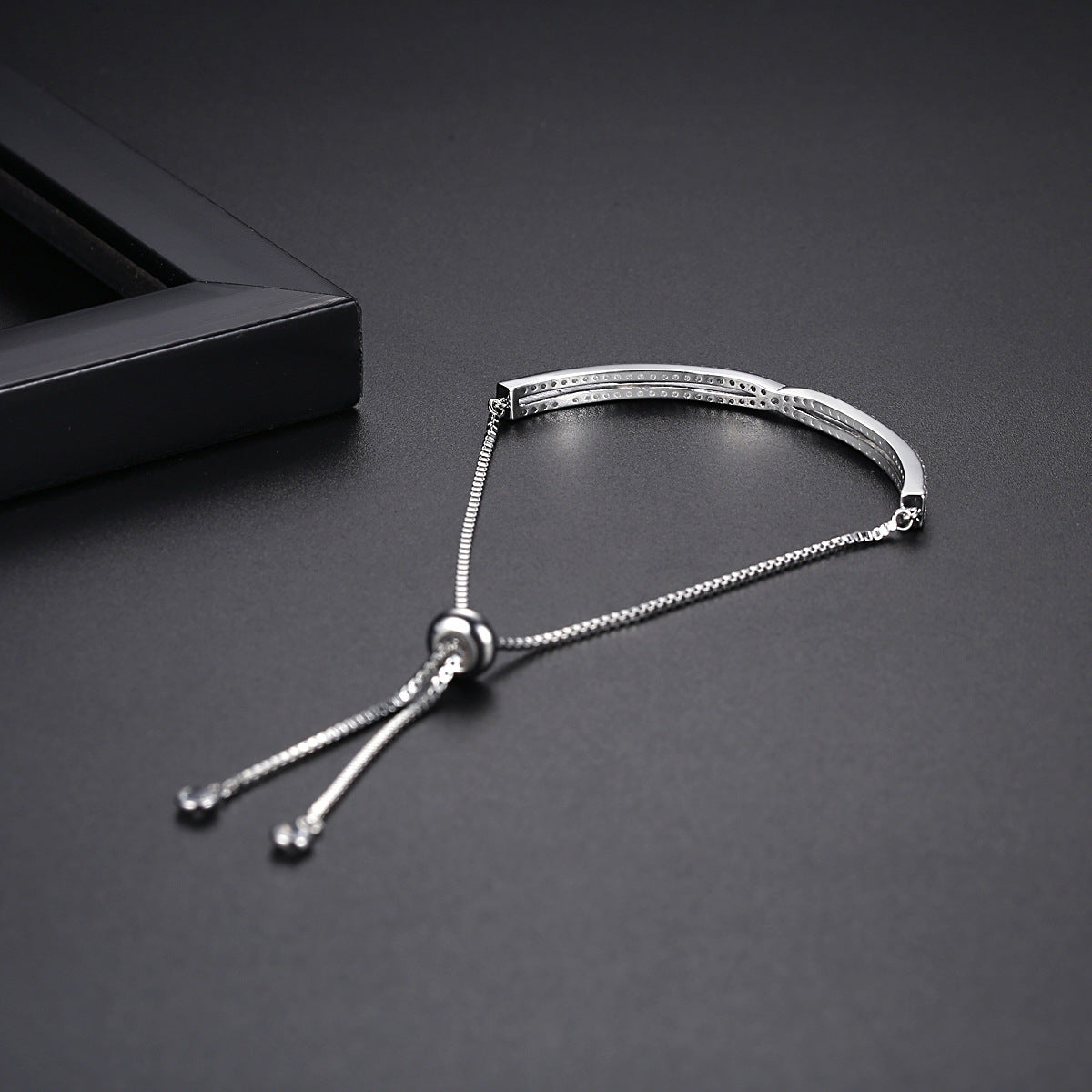 Women's Fashionable Korean Commuter Zircon Pull Design Bracelets