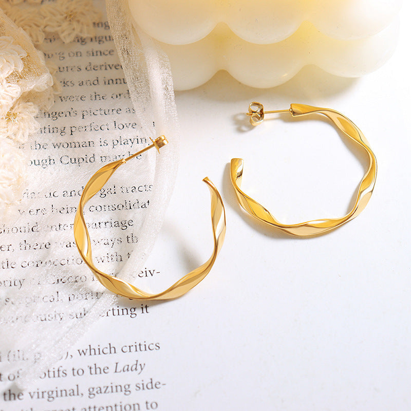 Designer Twisted Personality Design Type Versatile Elegant Earrings