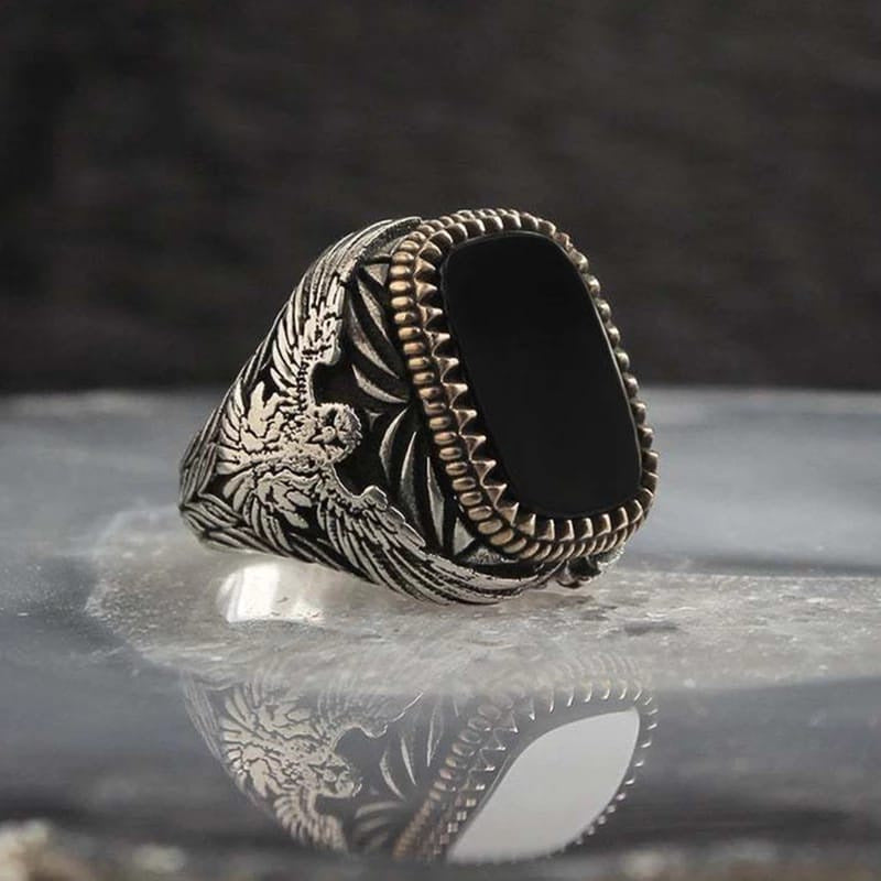 Men's Ornament Snakelike Winding Black Flat Gemstone Vintage Rings