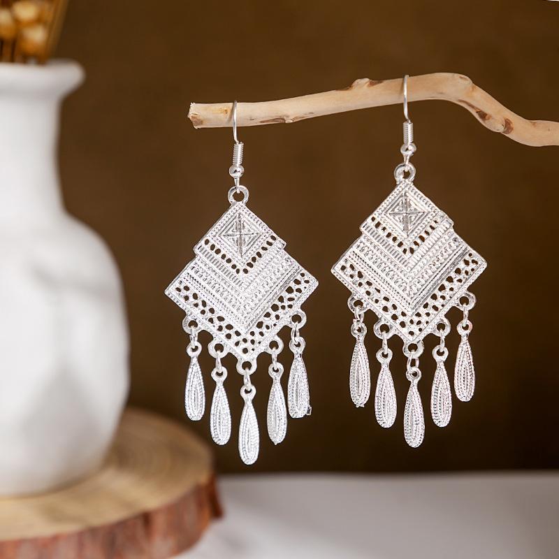 Hollowed Fashion Exotic Retro Artistic Classical Earrings