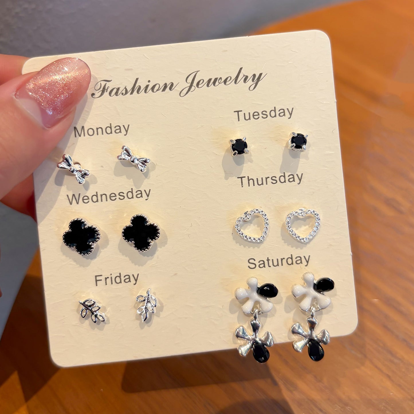 Women's Elegant Simple Cute Cartoon Niche Design Rings