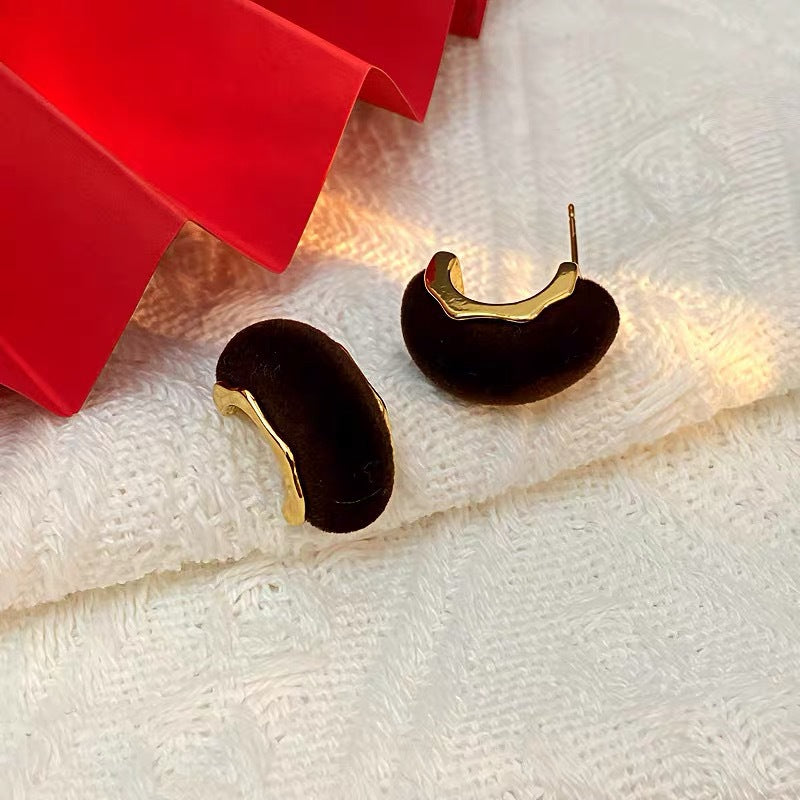 Vintage Veet High-grade Temperament Classic Style Simple Earrings
