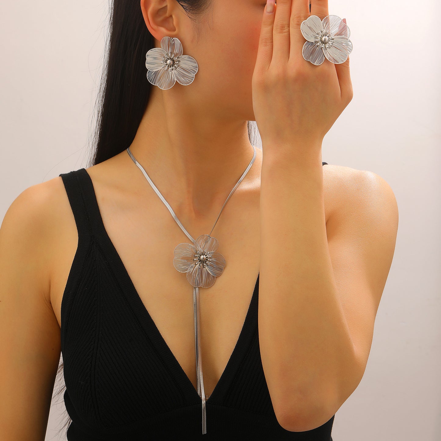 Golden Flower Ear Niche Advanced Design Jewelry Set