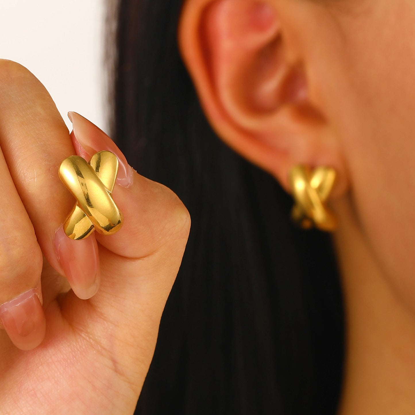 Oval Stainless Steel Personality Geometric Trend Peach Heart Earrings