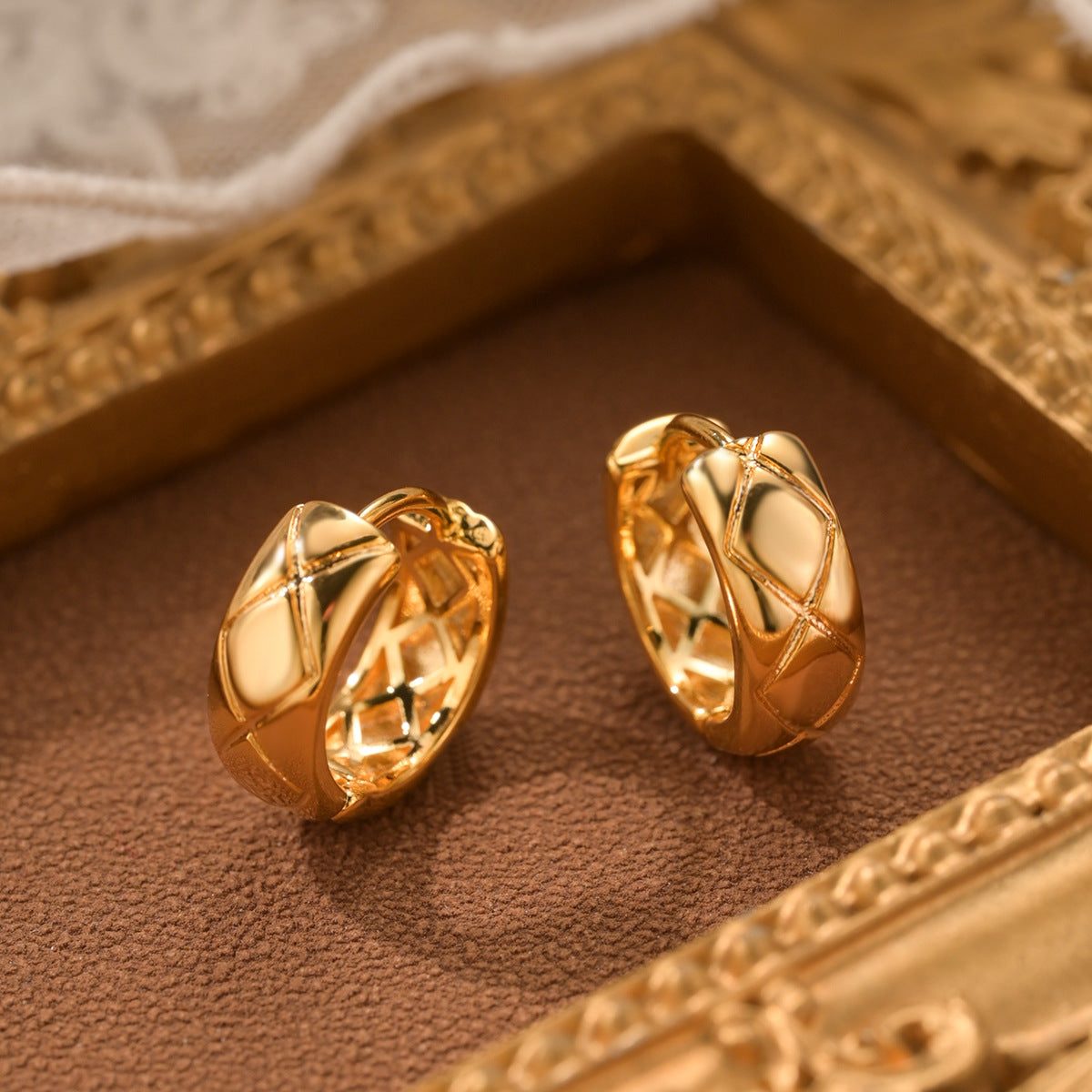 Women's Needle Round Irregular Vintage Metal High Earrings