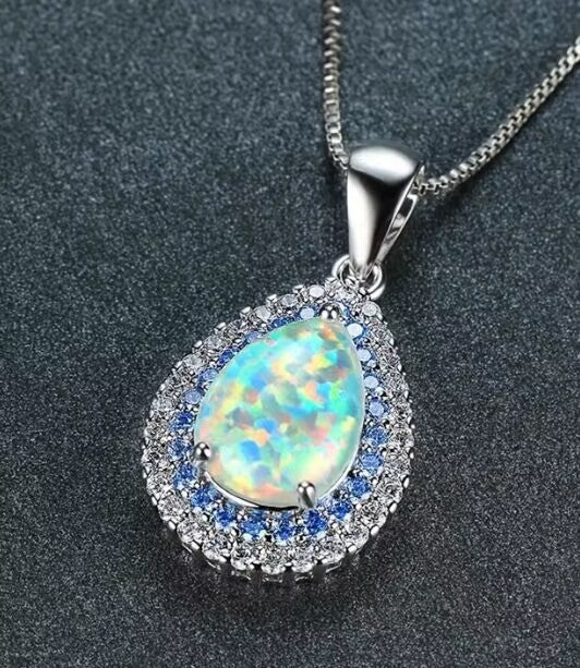 Affordable Luxury Fashion Opal Ladies Clavicle Necklaces