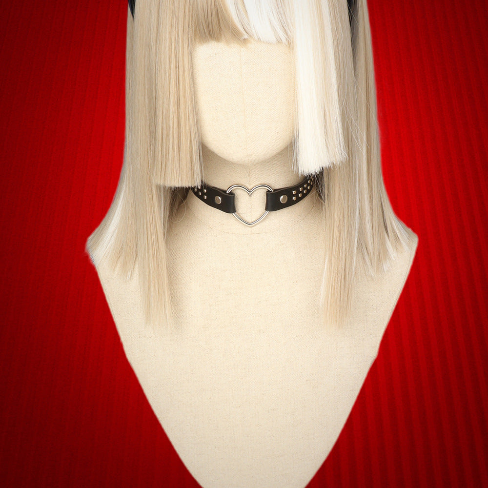 Women's Heart-shaped Peach Heart Vintage Rivet Inlaid Collar