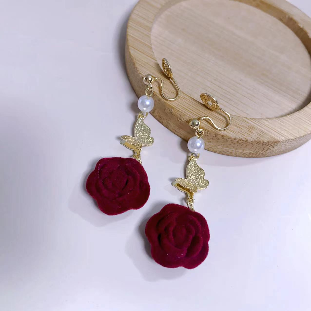 French Retro Burgundy Veet Rose Three-dimensional Butterfly Rings