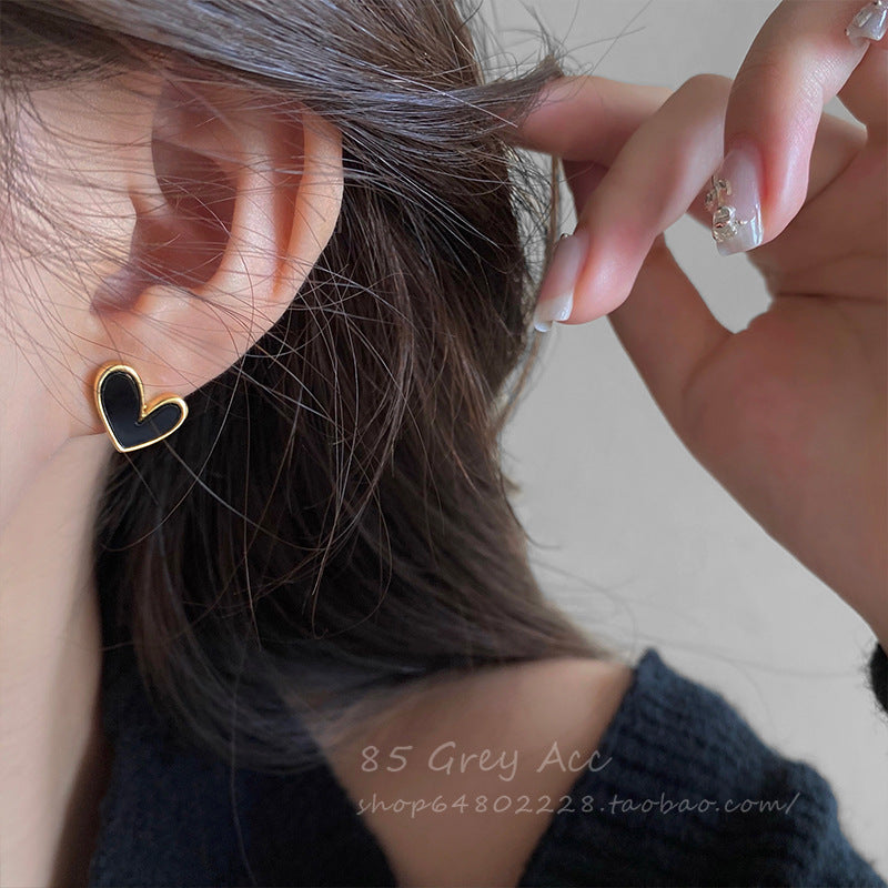 Women's Black Love Heart Minority Design High Earrings