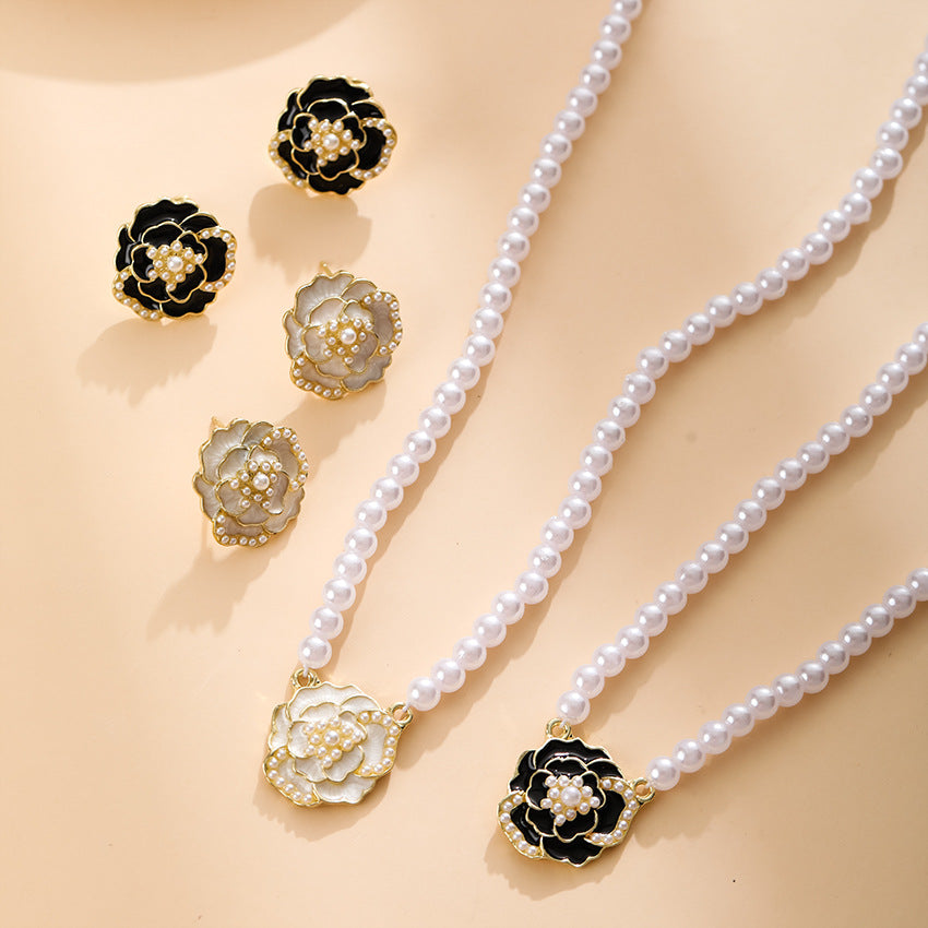 French Simplicity Pearl Camellia Design Sense Fashion Temperament Necklaces