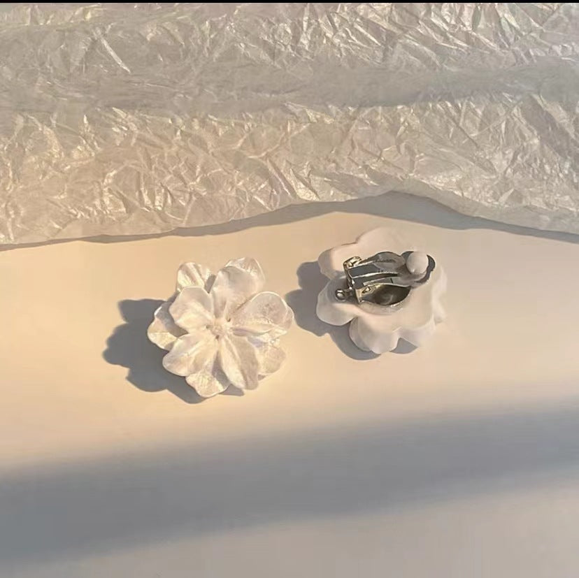 Women's Camellia Ear Light Luxury Minority High-grade Earrings