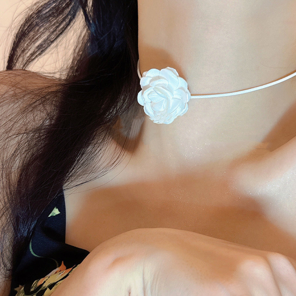 Women's Light Luxury Temperament Classic Style Fabric Flower Leather Collar
