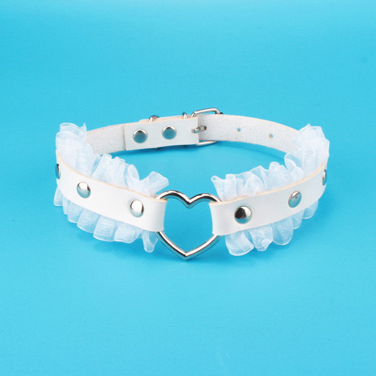 Women's Soft Lace Black Temperament Leather Heart Collar