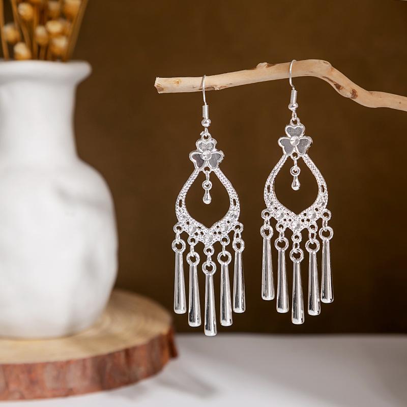 Hollowed Fashion Exotic Retro Artistic Classical Earrings