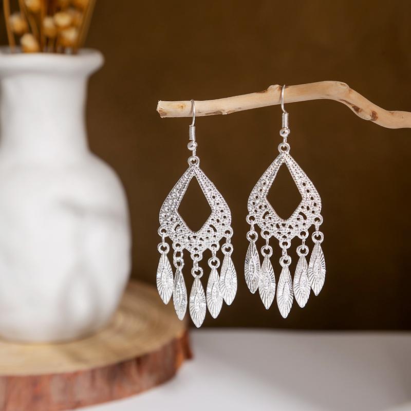 Hollowed Fashion Exotic Retro Artistic Classical Earrings