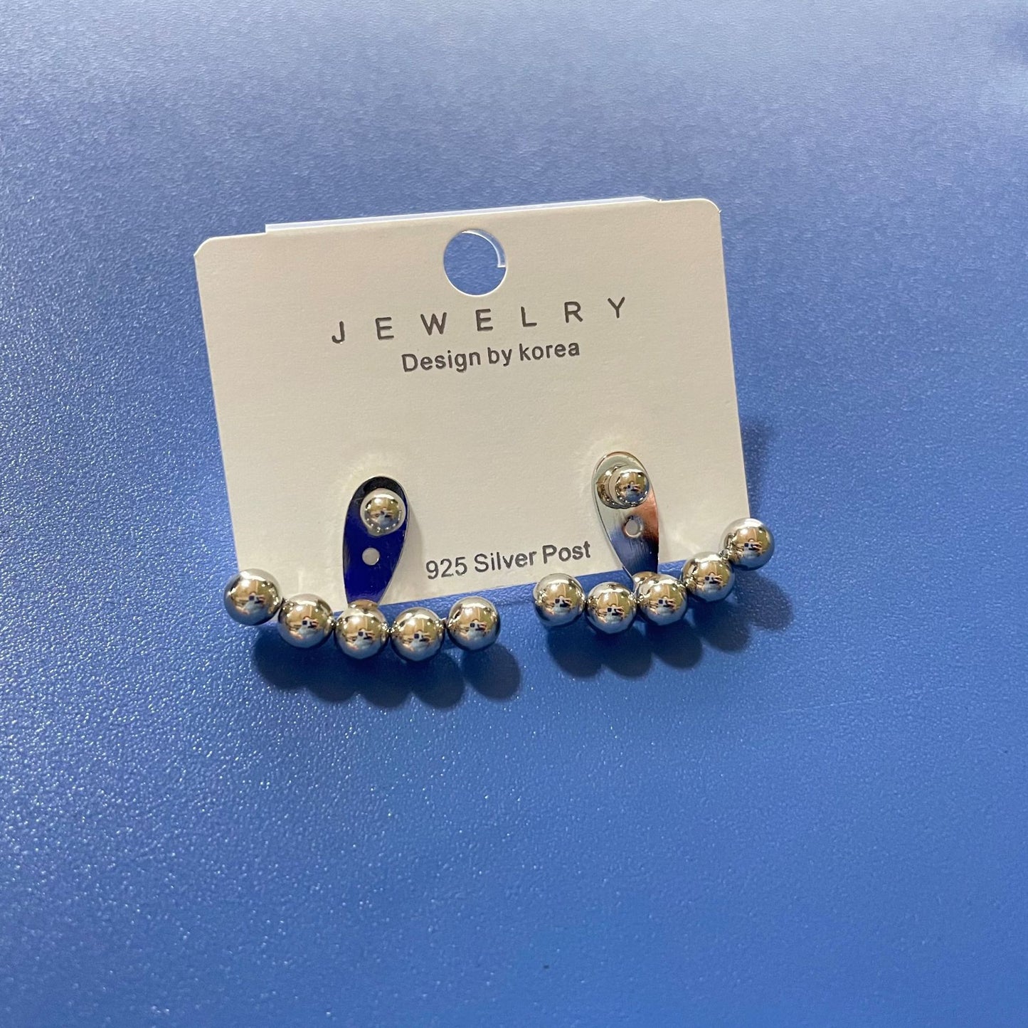 Women's Trendy Metal Retro Style Hepburn Graceful Earrings
