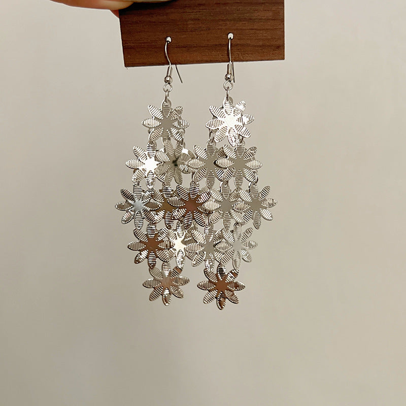 Women's Luxurious Style Long Fringed Pearl Niche Design Earrings