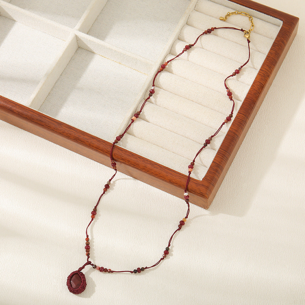 Good-looking Redstone Hand-woven Temperament Entry Lux Necklaces
