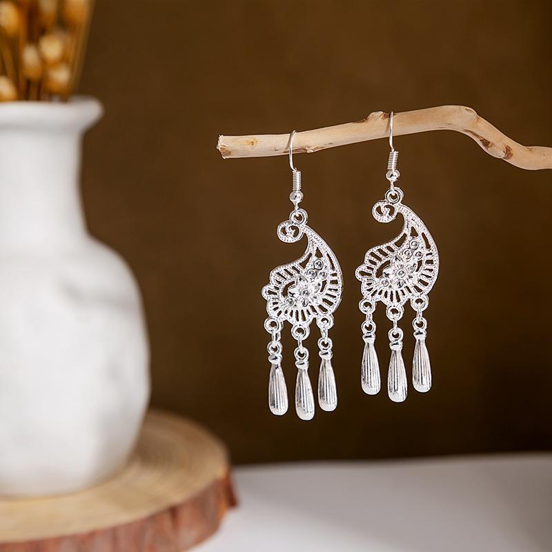 Hollowed Fashion Exotic Retro Artistic Classical Earrings