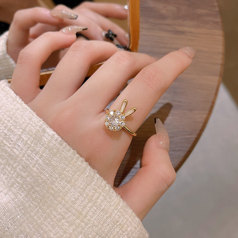Style Opal Full Diamond Rotatable Rabbit Index Finger Female Rings