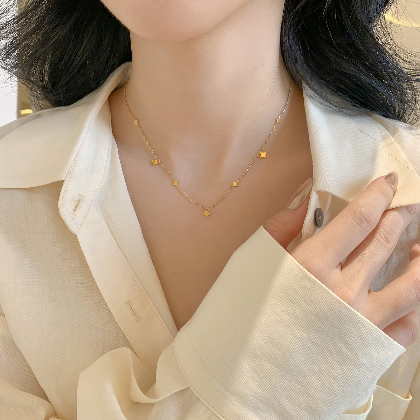 Women's Stars Light Luxury Flashing Sequins Lozenge Titanium Steel Necklaces