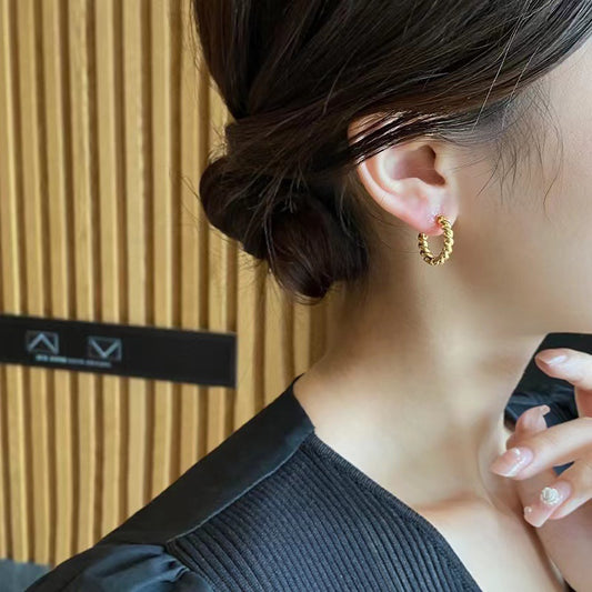 Women's Real Gold Plating Korean Texture Twisted Earrings