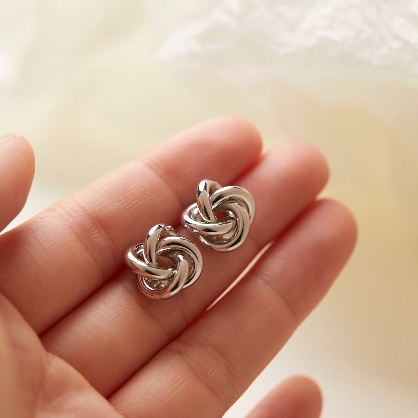 Winding Twist Simple Design Minority Hollow Earrings