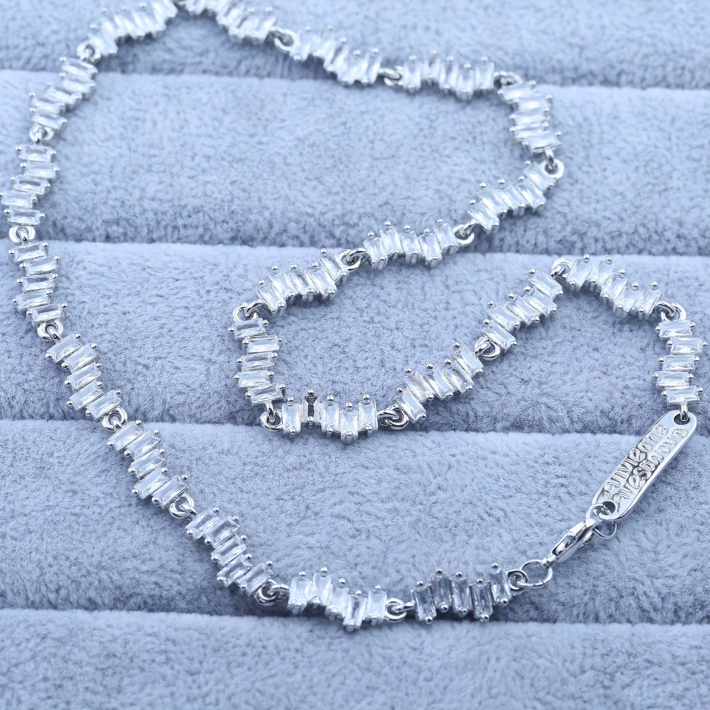 Frame West Queen Holder Love Dripping Necklace