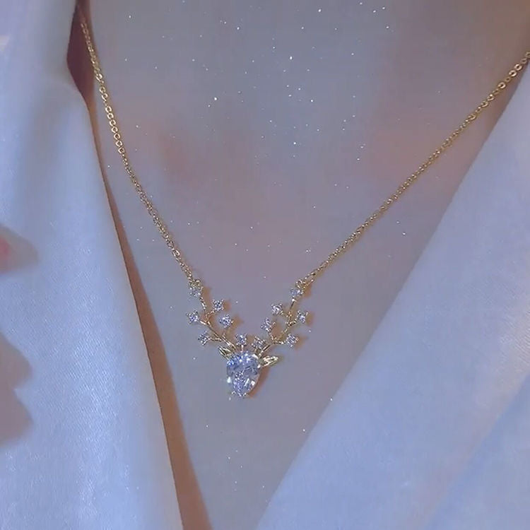 Has You Little Dear High Sense Necklaces