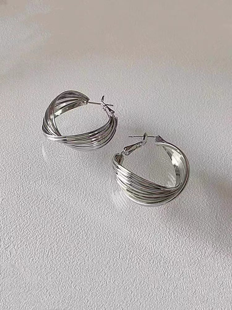 Light Luxury Metal Cold Style Round Simple Fashion Earrings