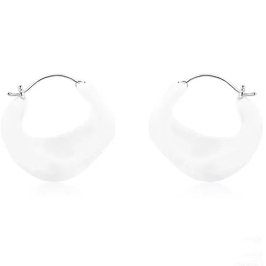 Women's White High-grade Retro Graceful Design Earrings