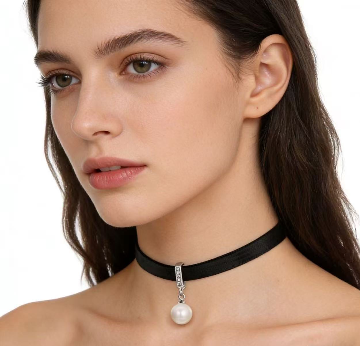 Clavicle Chain Female Neckband Crystal Round Temperament Collar