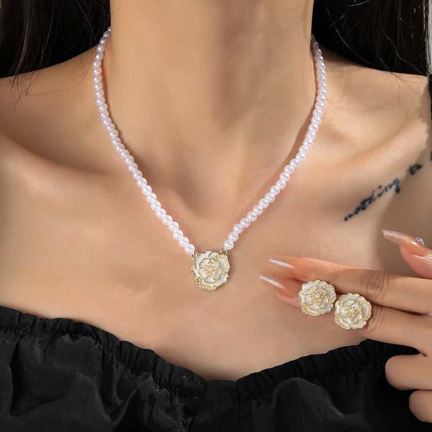 French Simplicity Pearl Camellia Design Sense Fashion Temperament Necklaces